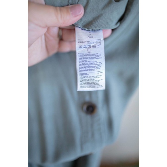 Gap Moss Green Womens Viscose V-Neck Jumpsuit Romper with Buttons Pockets SZ S - Picture 7 of 7
